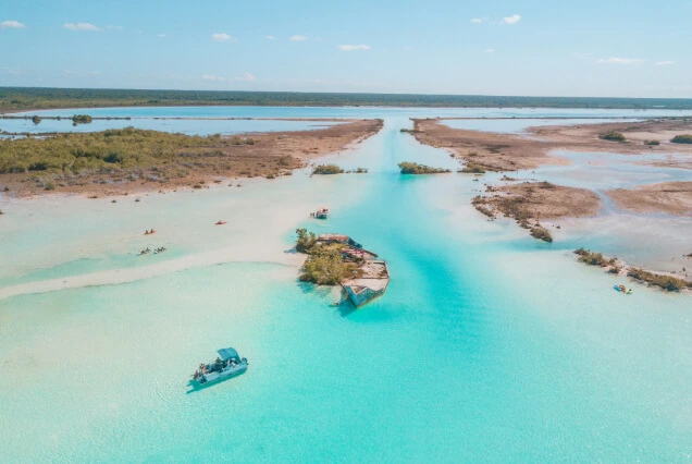 paseo-en-lancha-en-bacalar