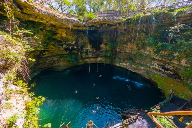 cenote-en-chichen itza