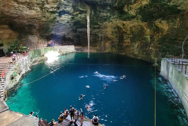 personas-en-cenote-hubiku