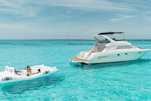 personas-en-yate-miami-mistress-51-ft