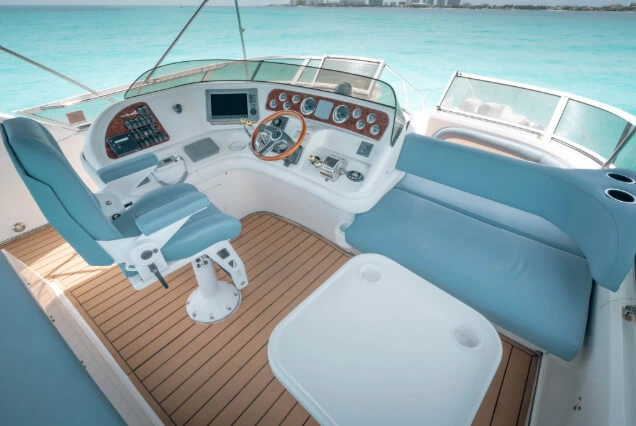 asientos-yate-miami-mistress-51-ft