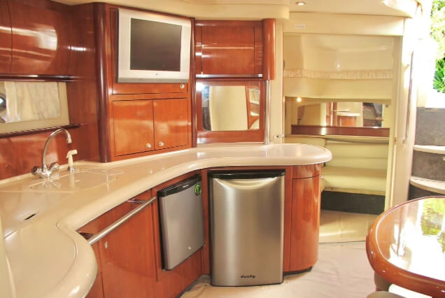 interior-yate-azul-46-ft