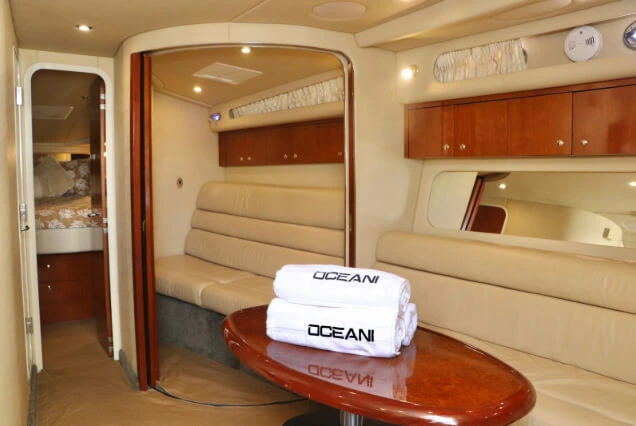 interior-yate-oceani-44-ft