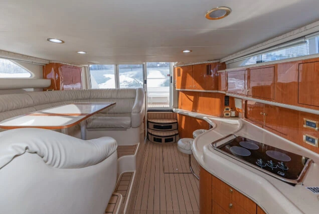 interior-de-yate-miami-mistress-51-ft