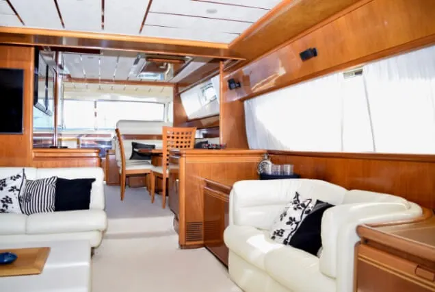 interior-de-yate-ferretti-72-ft