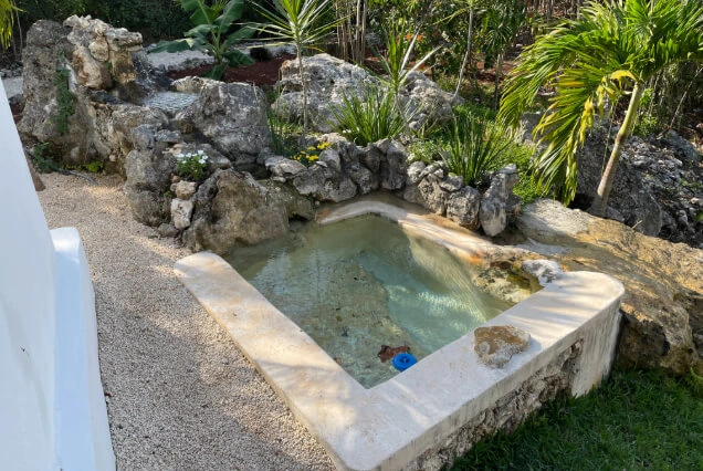 yacuzzi-en-eco-hotel-cenote-escondido