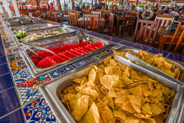 buffet-de-restaurante-en-isla mujeres