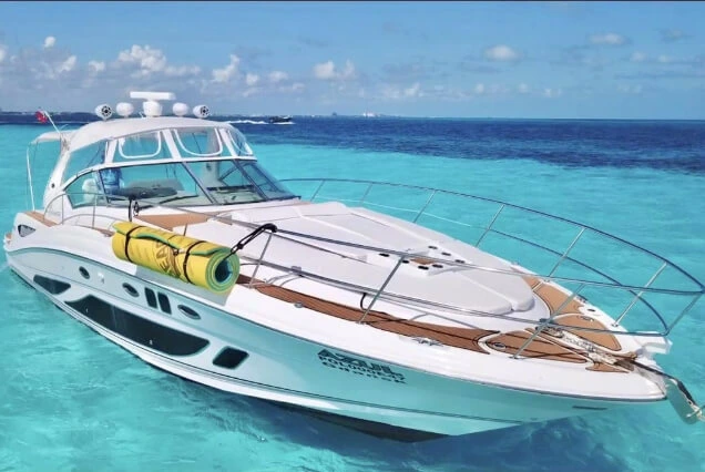 yate-azul-46-ft-en-el-mar
