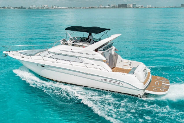 persona-en-yate-miami-mistress-51-ft
